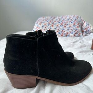 Women’s Chelsea boots black size 11